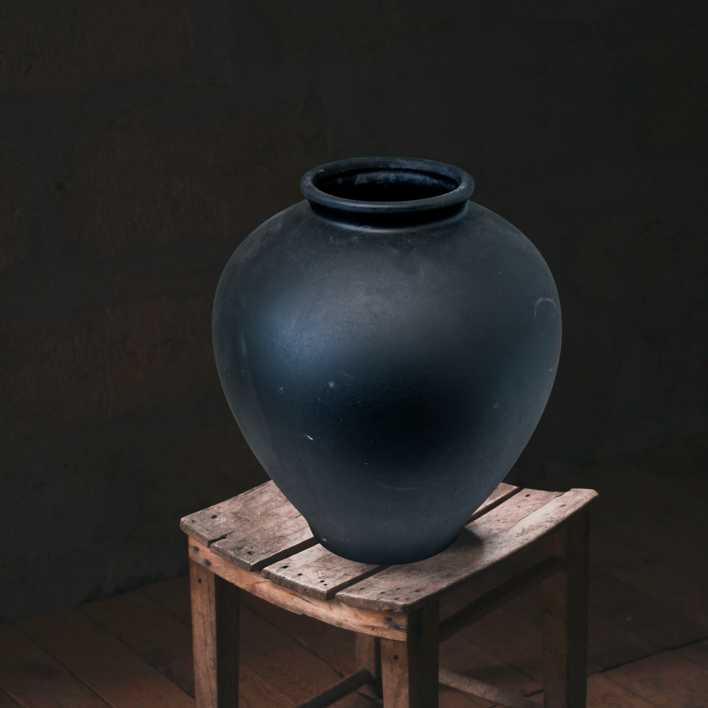 【アウトレット品】壺型 大きなブラックの陶器の花瓶