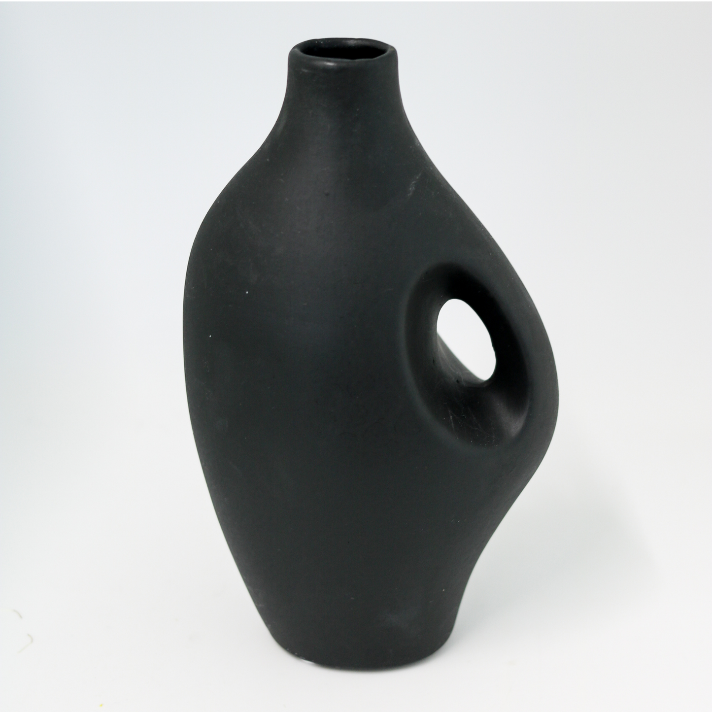 【アウトレット品】とって付き ブラックの陶器の花瓶 Mサイズ