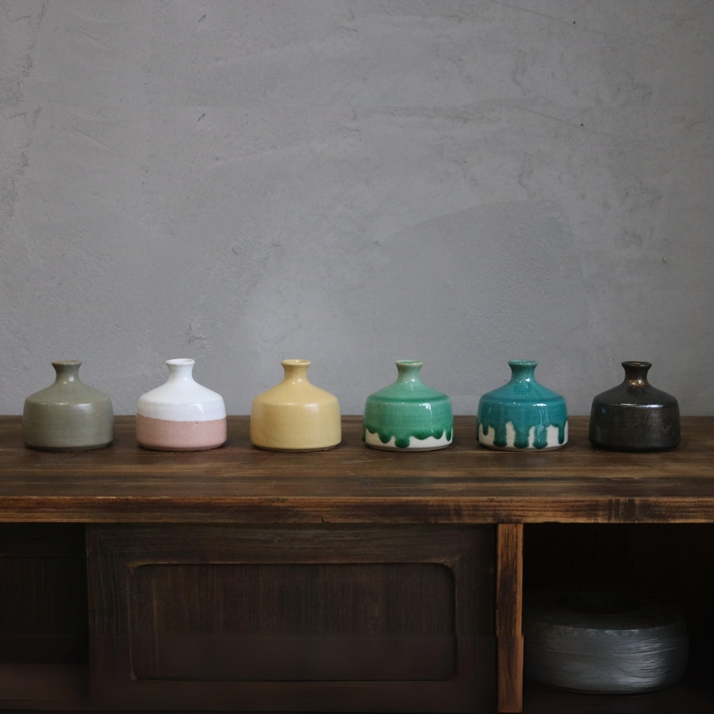 日本製｜かわいい陶器の花瓶｜美濃焼｜北欧風｜なで肩小瓶＠鉢の専門店onajimi