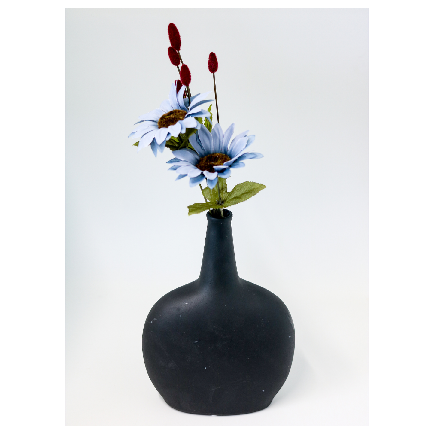 【アウトレット品】平ら型 ブラックの陶器の花瓶　Lサイズ