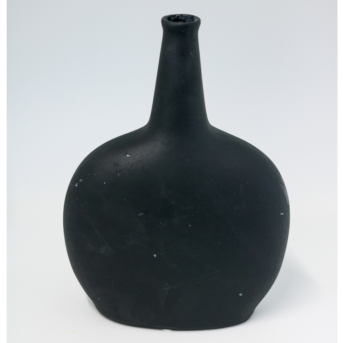 【アウトレット品】平ら型 ブラックの陶器の花瓶　Lサイズ