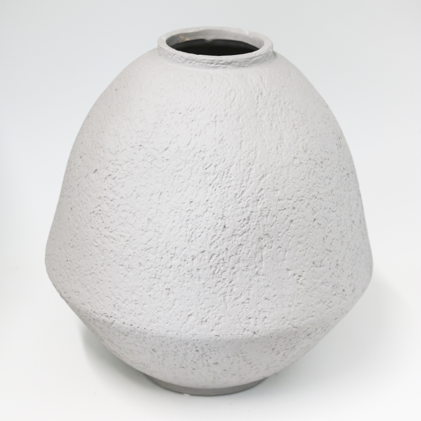 【アウトレット品】すず型 グレーの丸みのある陶器の花瓶 Lサイズ