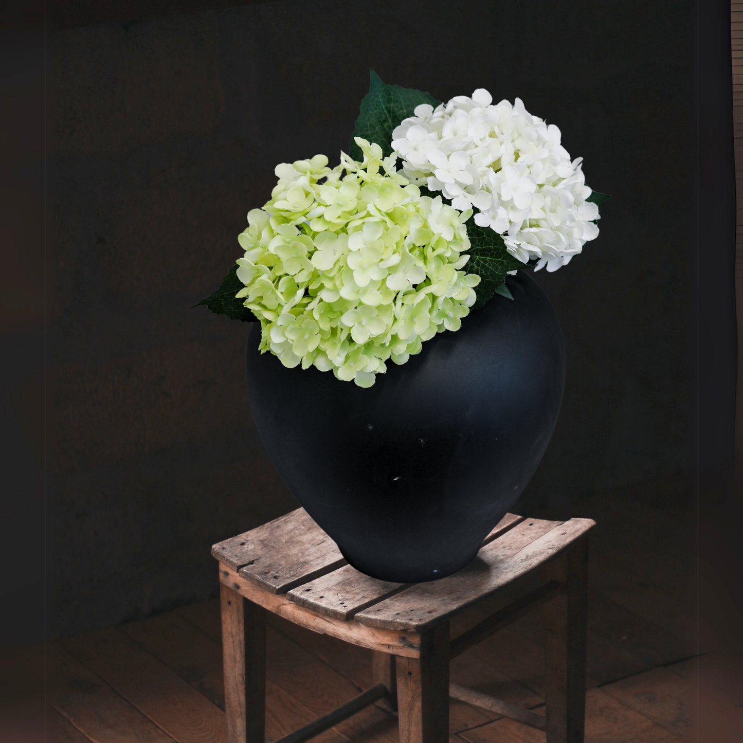 【アウトレット品】壺型 大きなブラックの陶器の花瓶