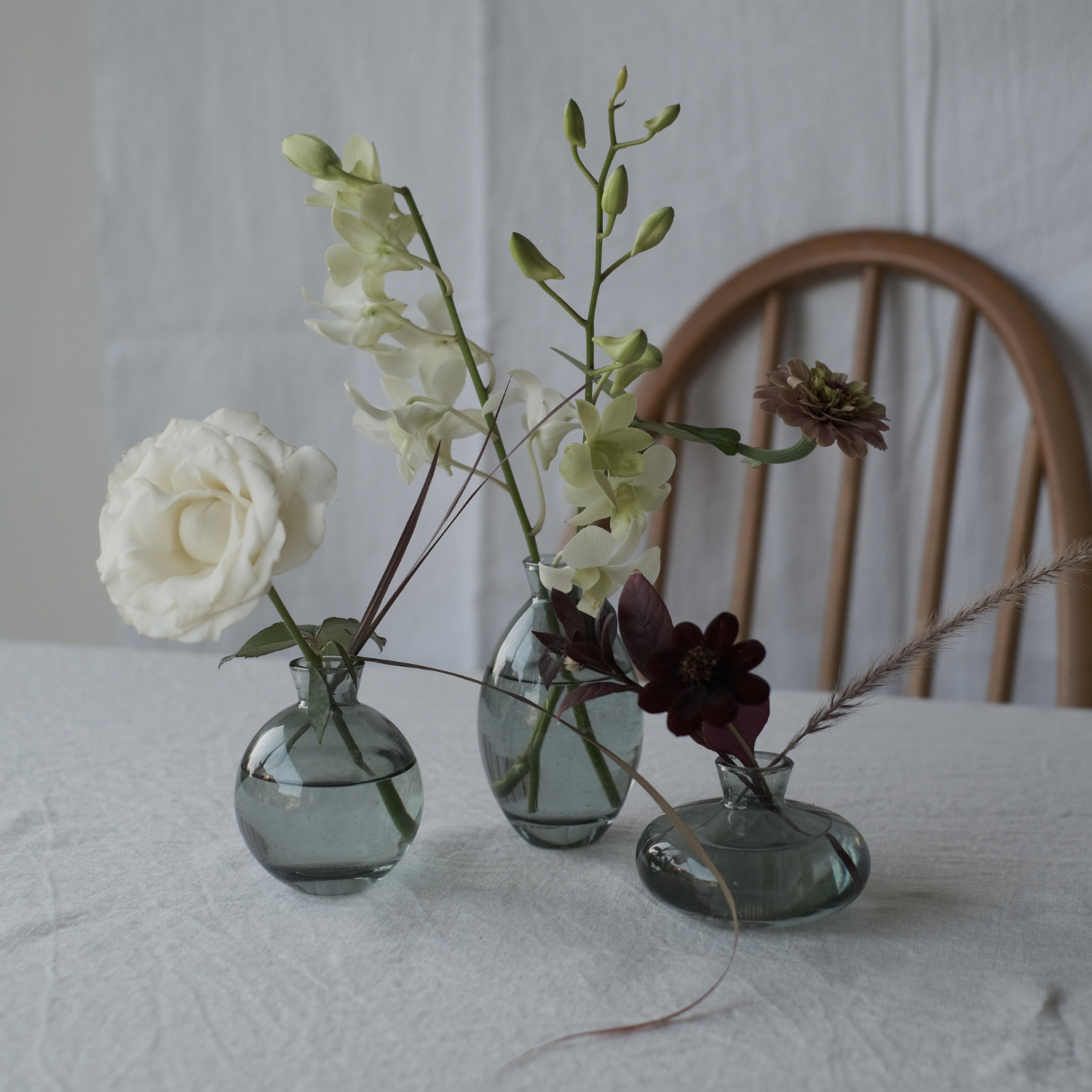 ドームナンシー ガラス製花瓶 透明・緑・紫 花のデザイン ドームナンシー ガラス製花瓶 透明・緑・紫 花のデザイン ドーム