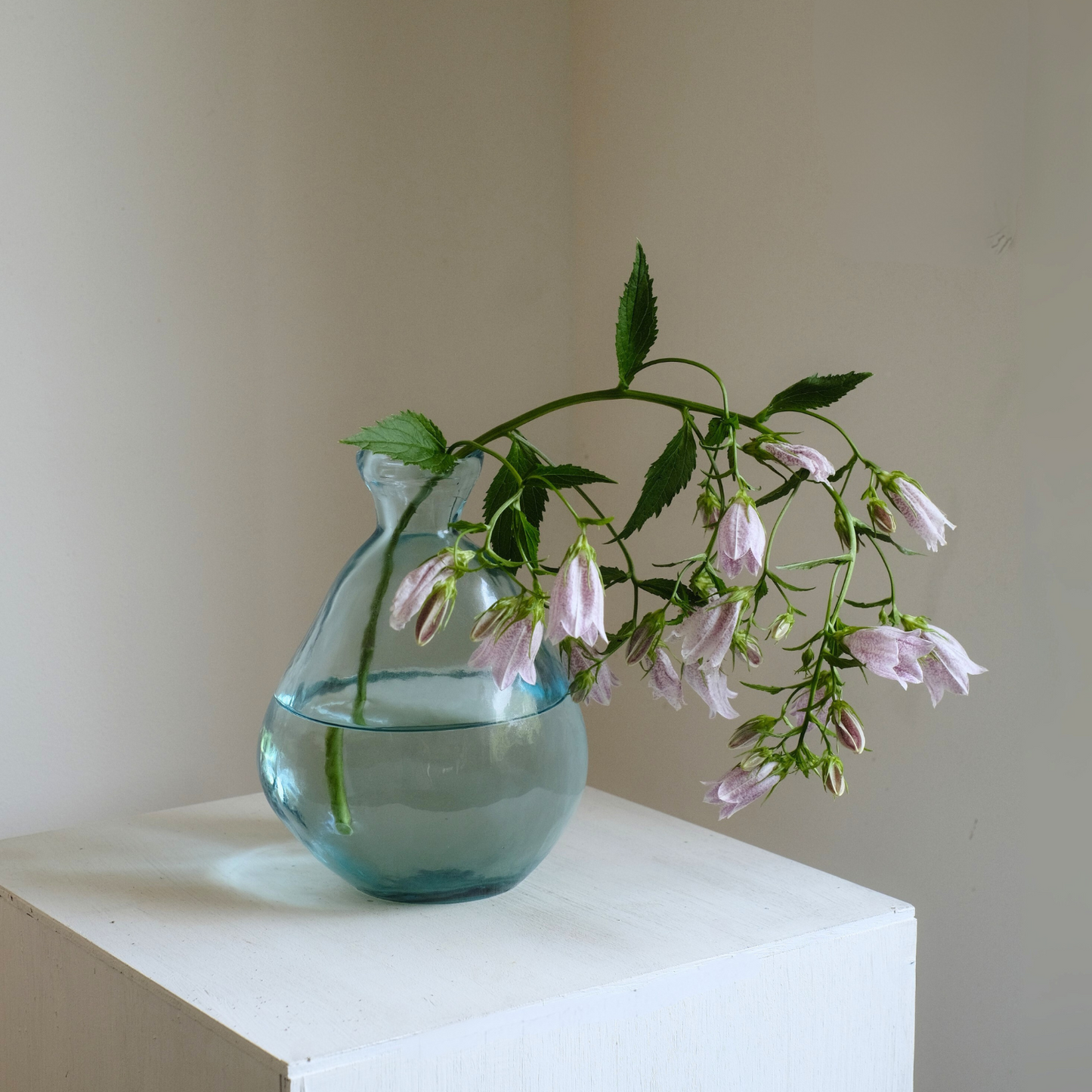 ガラス花瓶|床置き|海いろ|枝物|うみいろ大壺_S@鉢の専門店onajimi ガラス花瓶|床置き|海いろ|枝物|うみいろ大壺_S@鉢の専門店onajimi