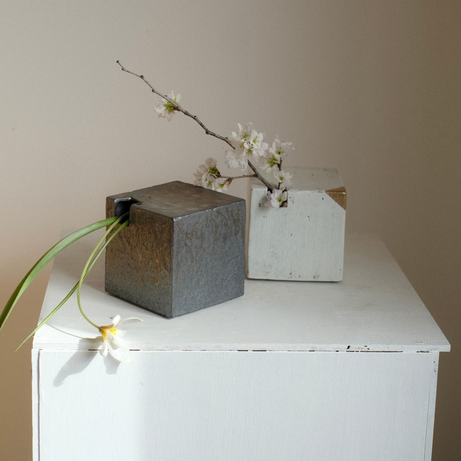 陶器の花瓶|一輪挿し|角さん|和|プレゼント@鉢の専門店onajimi 陶器の花瓶|一輪挿し|角さん|和|プレゼント@鉢の専門店onajimi