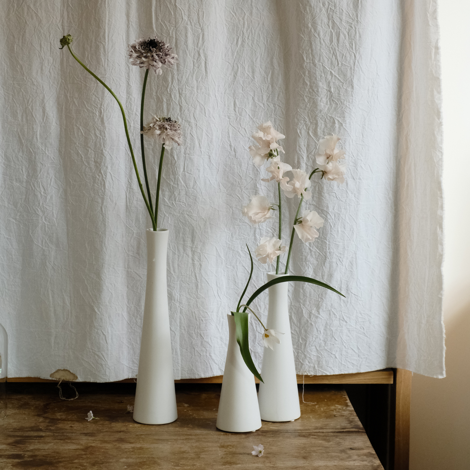 陶器の花瓶|卓上|ブルーグレー|北欧風|ツイギー_M@鉢の専門店onajimi 陶器の花瓶|卓上|ブルーグレー|北欧風|ツイギー_M@鉢の専門店onajimi