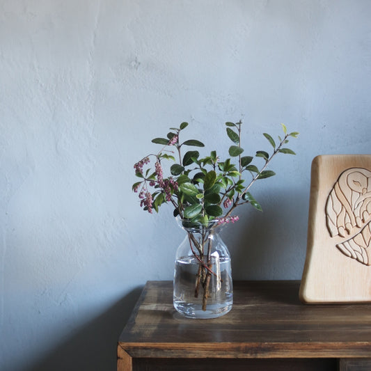 キュッとくびれ小瓶