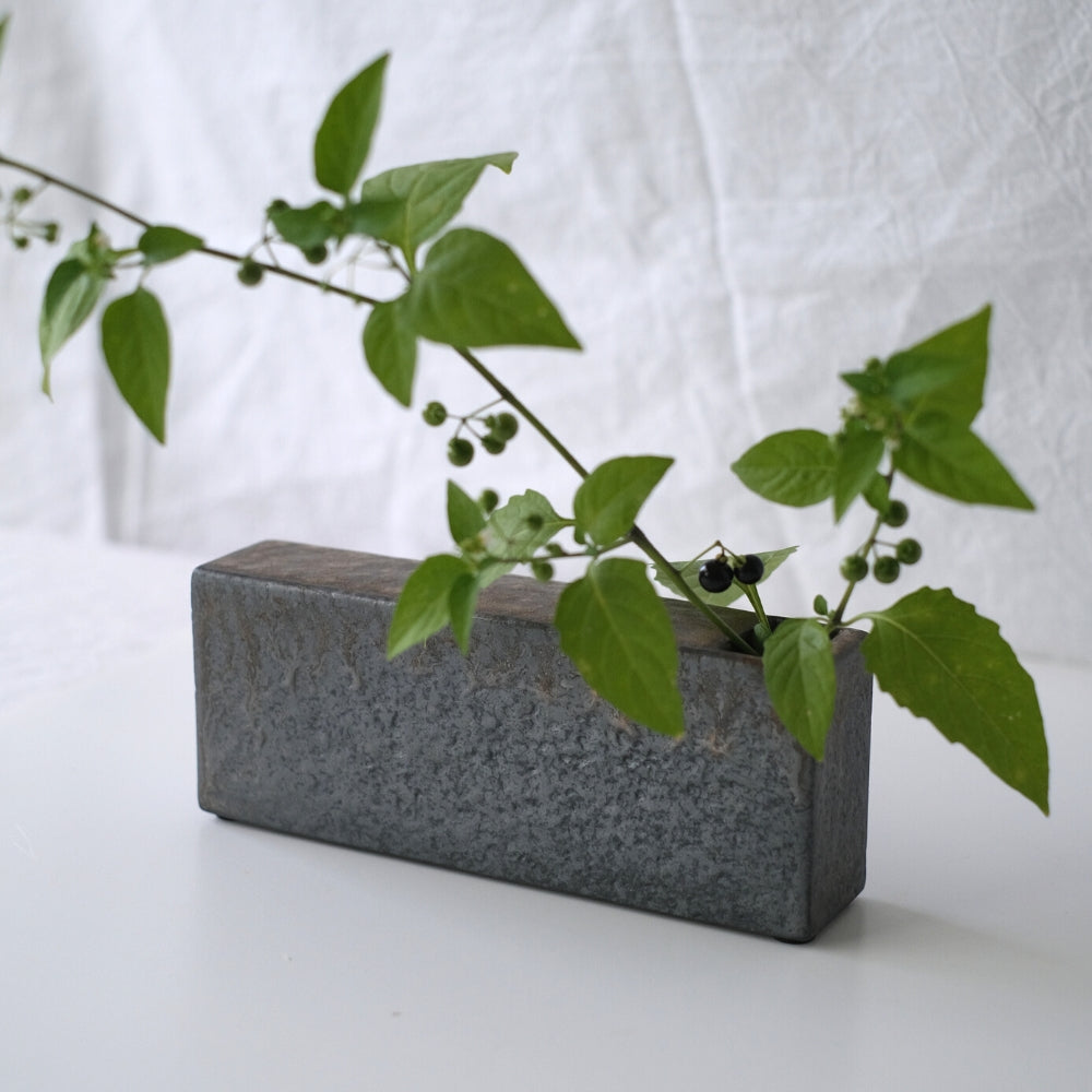 おしゃれで可愛い「一輪挿し」|欧風ガラス 和モダン陶器 40選 – onajimi