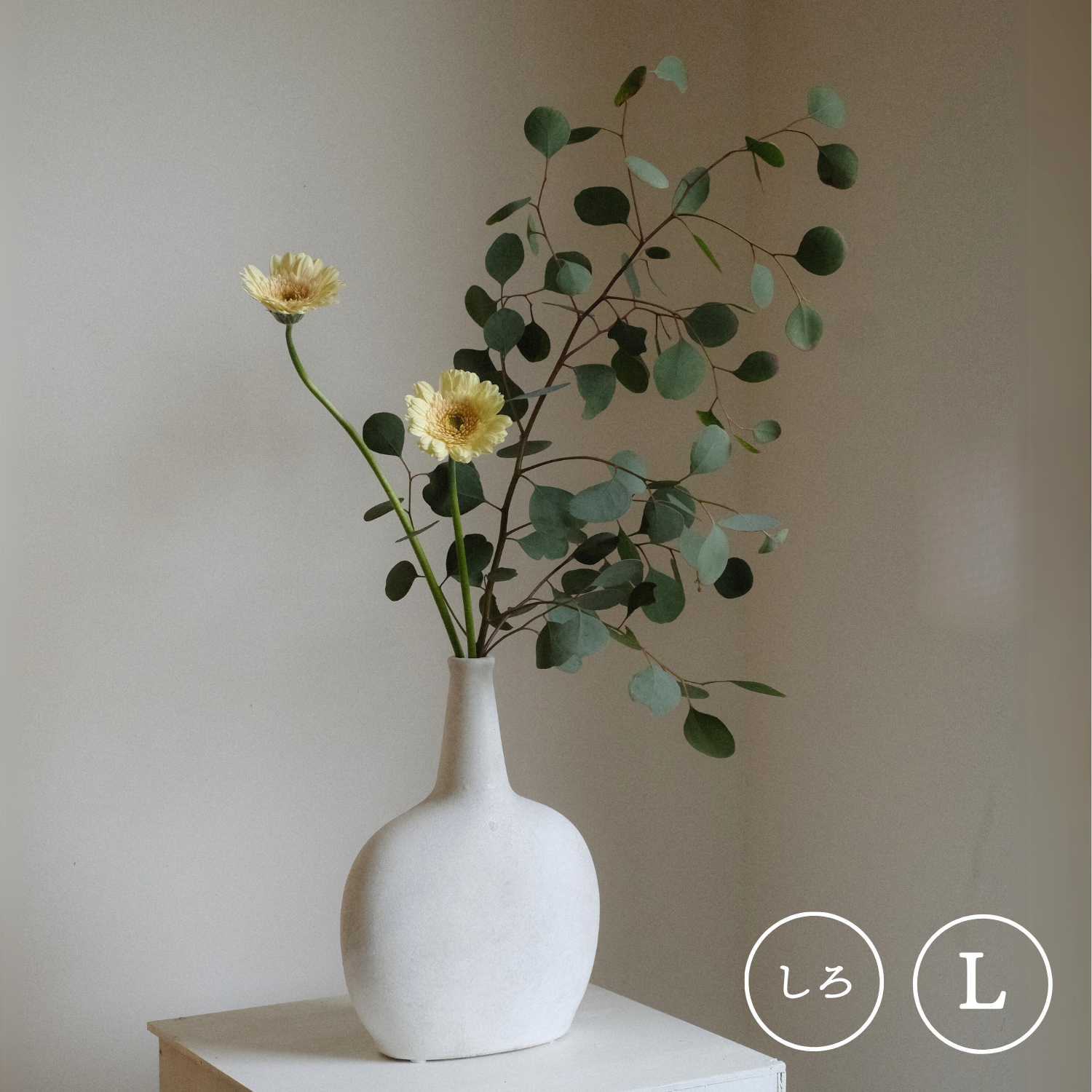 平ら型のおしゃれな陶器の花瓶|やよいさん|北欧風、和風|プレゼント 平ら型のおしゃれな陶器の花瓶|やよいさん|北欧風、和風|プレゼント